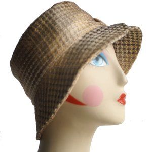 Cloche hat with button detail US Size OS